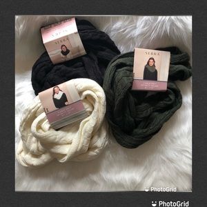 CABLE KNIT INFINITY SCARF